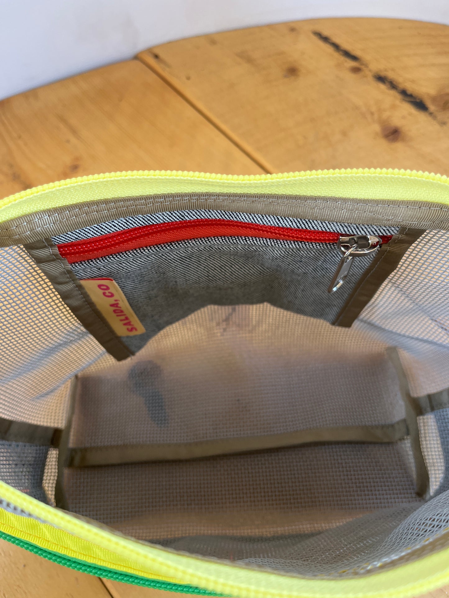 the Traveler | zip it